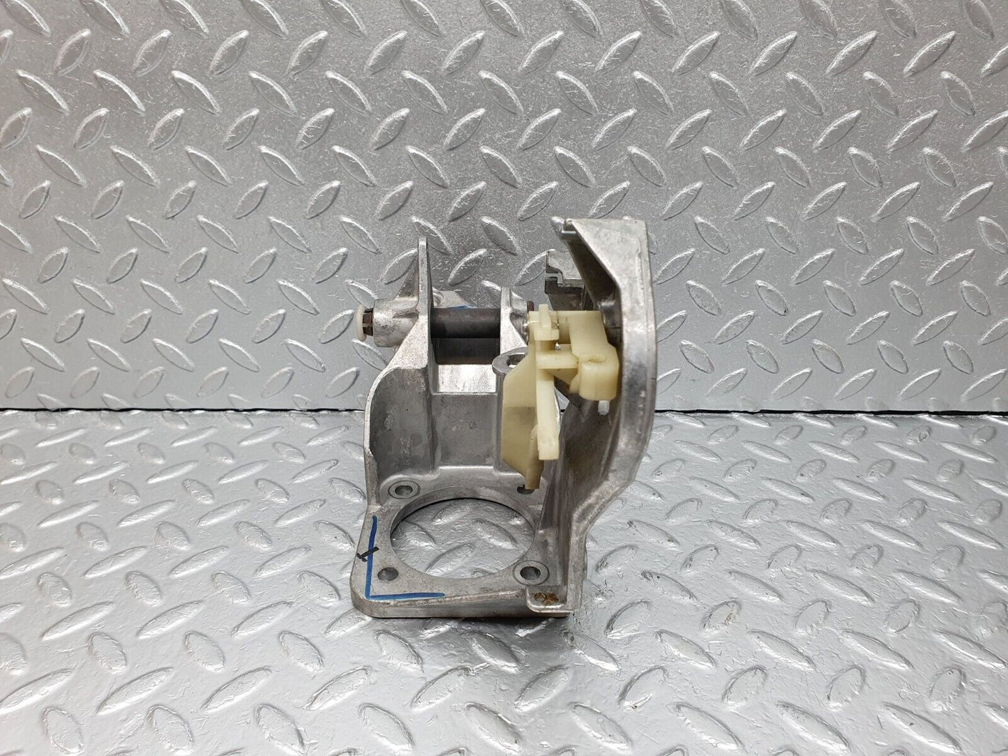 41968 Mercedes-Benz W202 C200 Brake Pedal Bracket 2102901219 1402921531