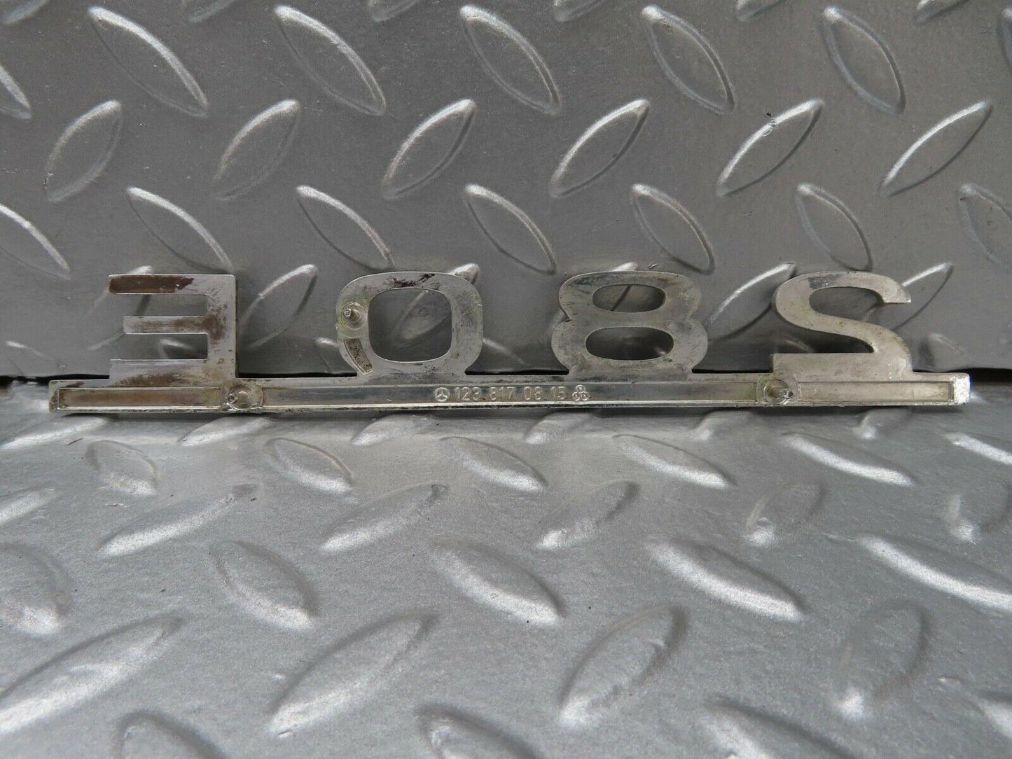 15933 Mercedes-Benz W123 280E Trunk Badge Logo Emblem 1238170815