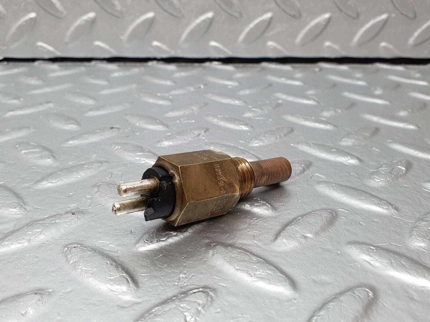 41331 Mercedes-Benz W123 280E Temperature Sensor VDO