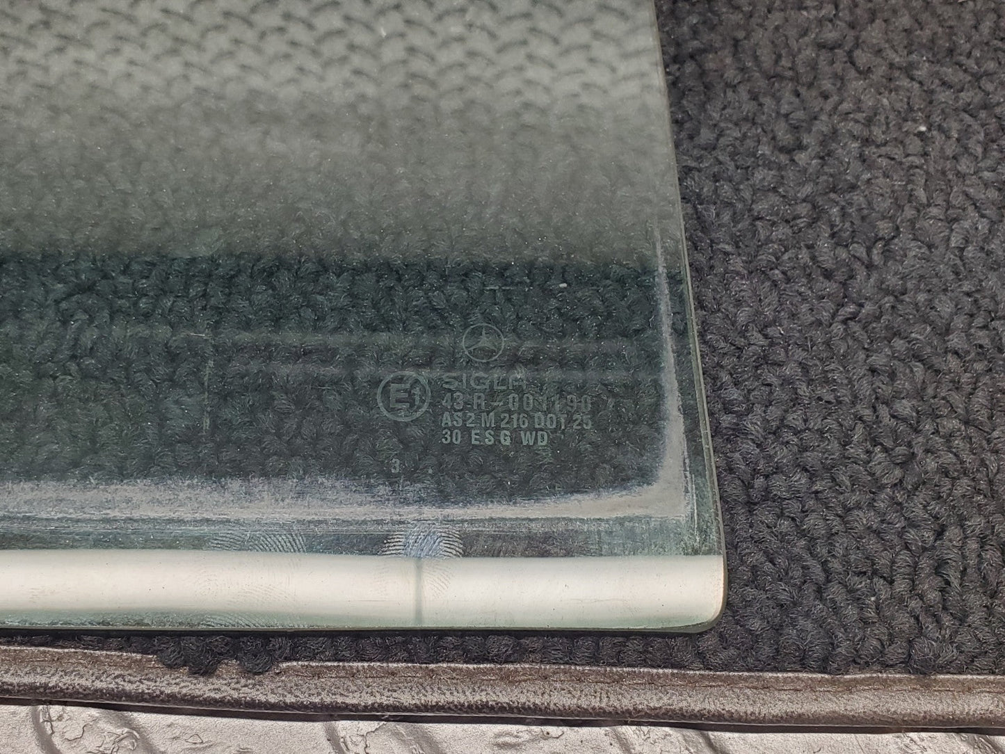 W124 Wagon rear right door quarter window glass used OEM