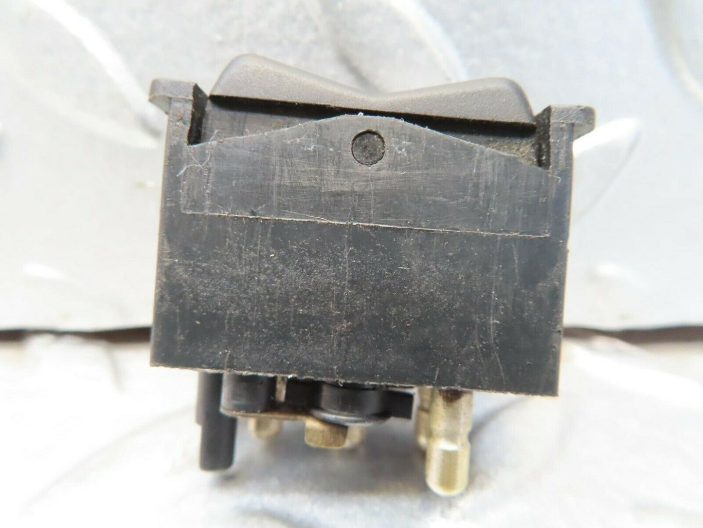 15788 Mercedes-Benz R107 450SL CRear Heated Window Switch 0008206010