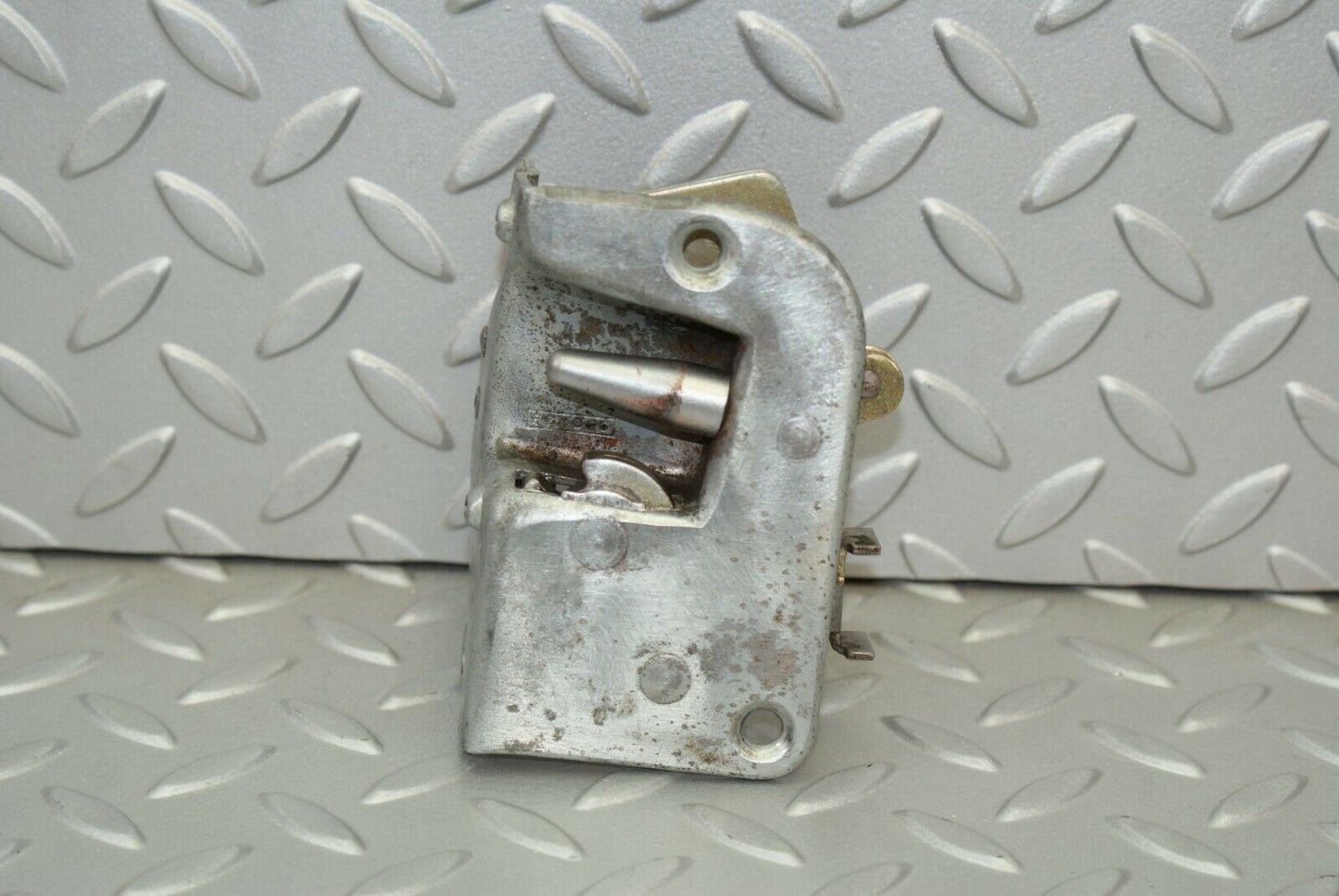 3122 Mercedes-Benz W115 220D Front Right Door Lock Mechanism