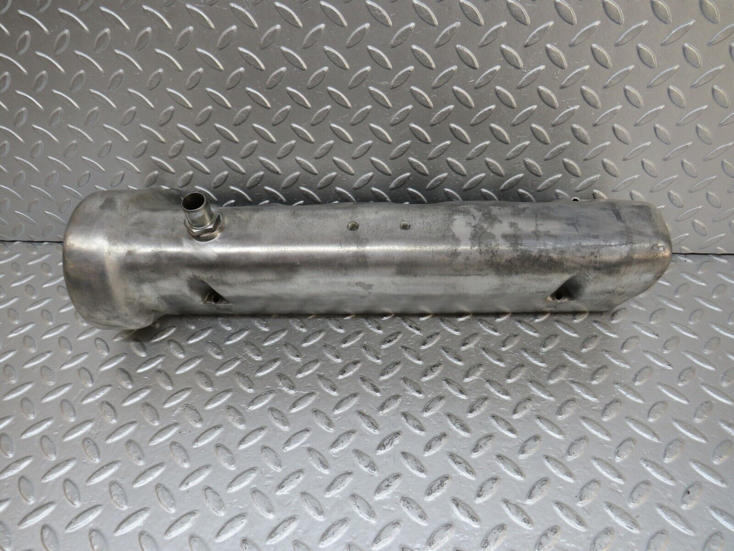 32844 Mercedes-Benz C107 R107 350 V8 Cylinder Head Valve Cover Left 1160161805
