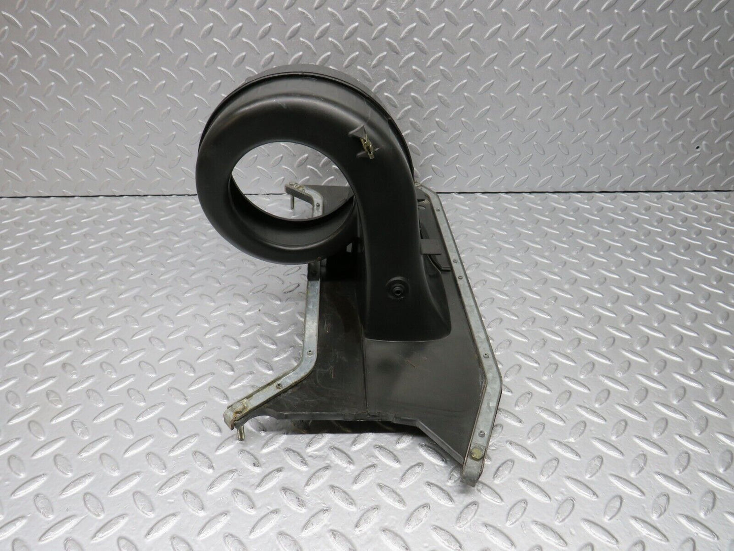 38862 Mercedes-Benz W201 190E 2.6L Heater Blower Housing