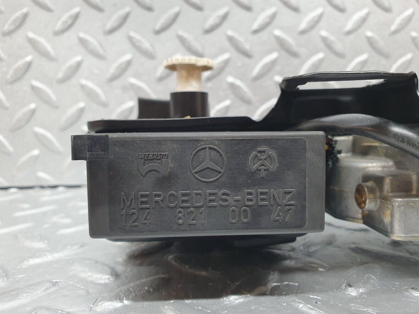 41540 Mercedes-Benz W124 200E Sunroof Motor Webasto With Relay 1248210047 0390251693