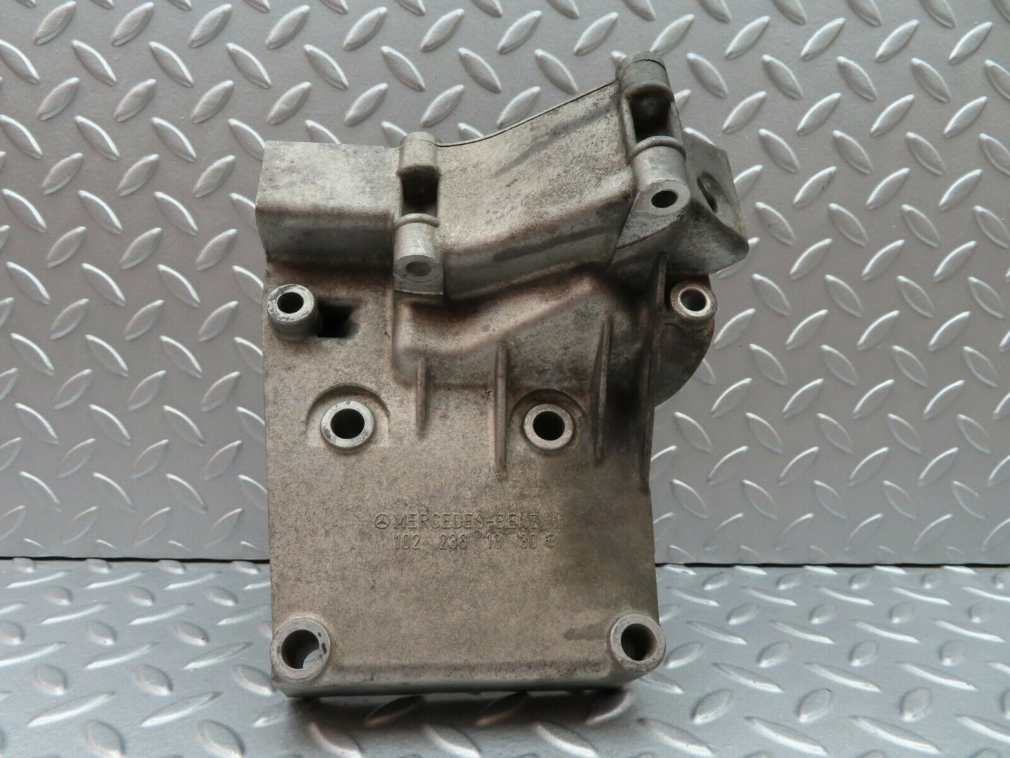 5645 Mercedes-Benz W124 230E Power Steering Pump Bracket 1022361330