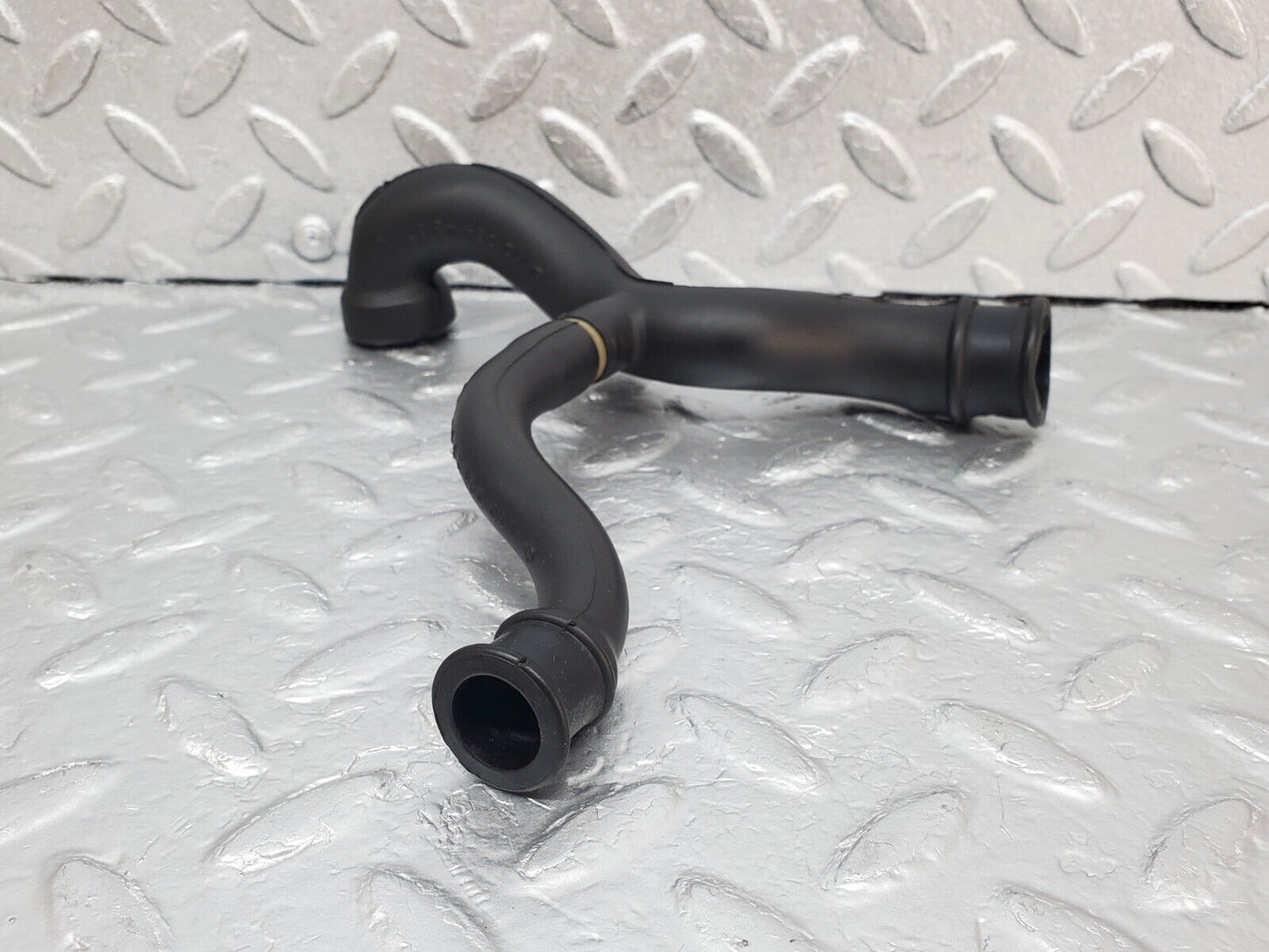 45381 Mercedes-Benz 280E M110.983 Air Intake Pipe 1100944382 1100942882