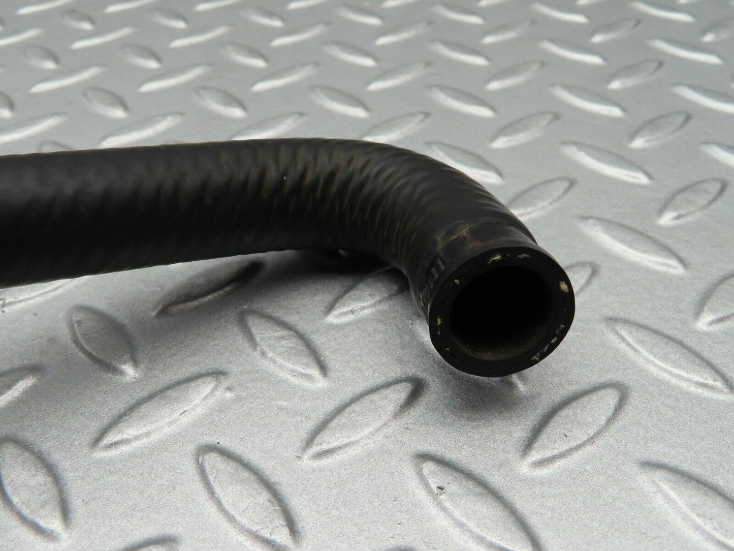 5178 Mercedes-Benz R107 350SL Water Hose Pipe