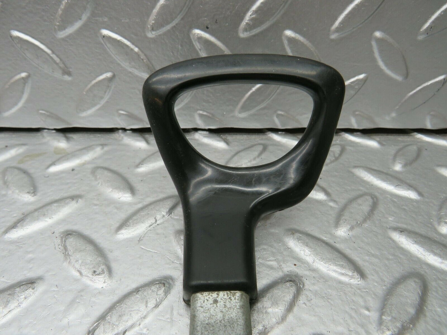 24180 Mercedes-Benz W123 280E Front Right Seat Sliding Adjust Handle