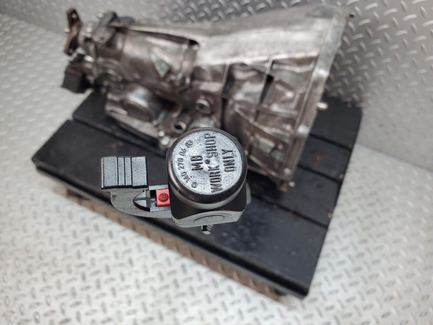 44886 Mercedes-Benz W124 220E Automatic Gearbox 722.428 1242704800 2012710701