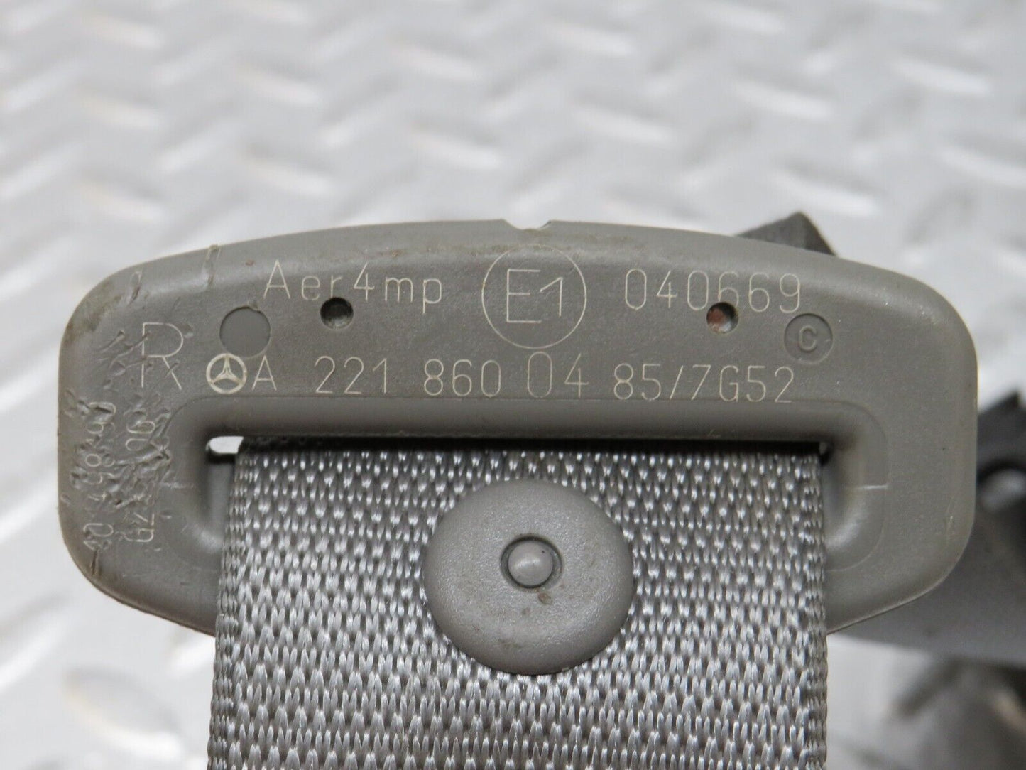 35279 Mercedes-Benz W221 Rear Seat Belt Set & Buckles 2218600485 2218600385