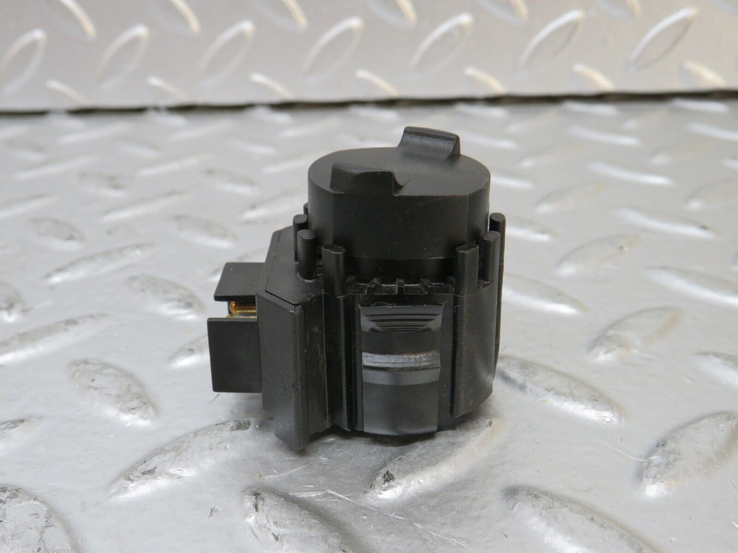 27550 Mercedes-Benz S124 300TE Wagon Kick Down Switch 0025452214
