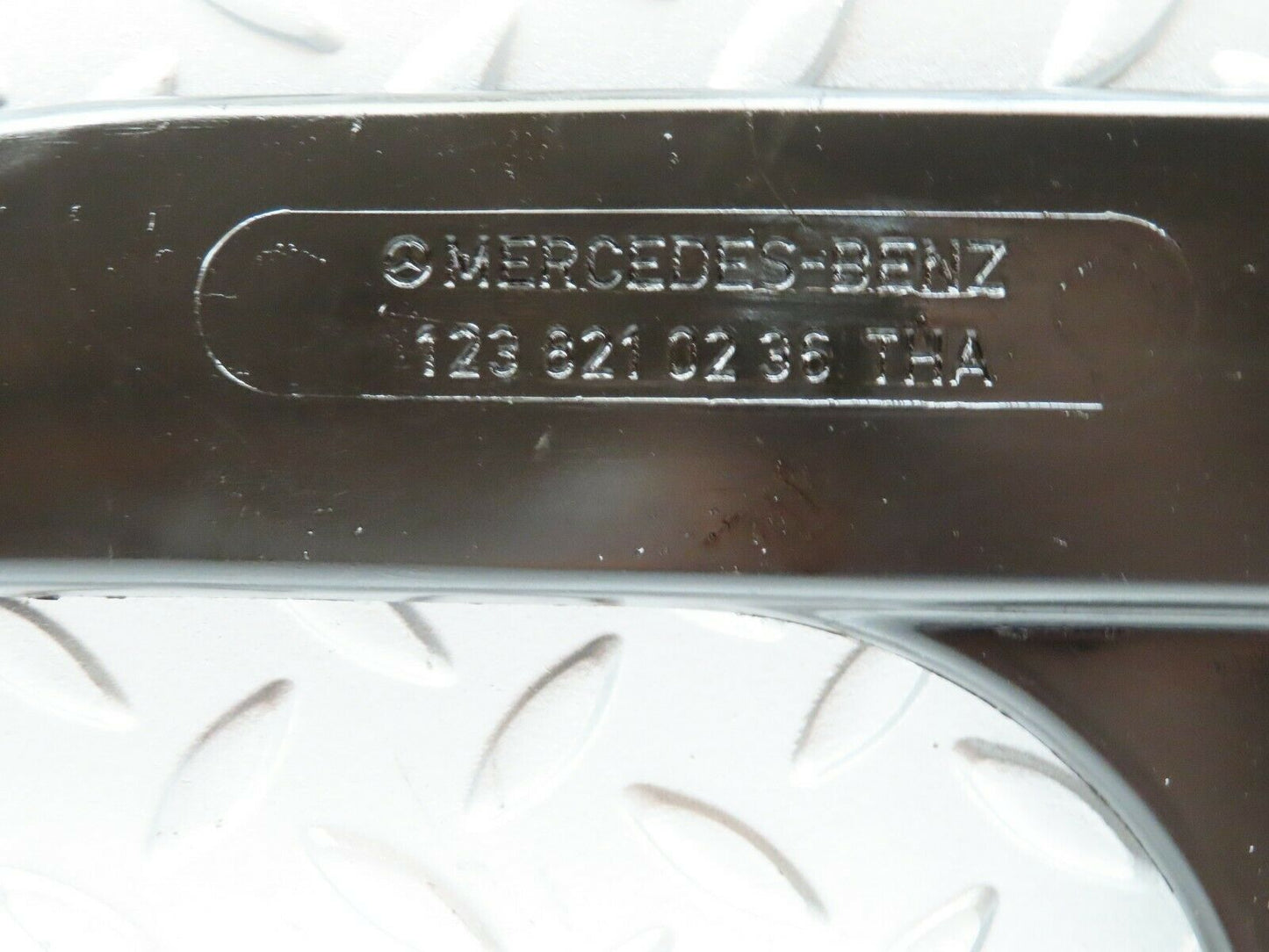 4017 Mercedes-Benz W123 230E Cabel Cover Rear Right 1238210236