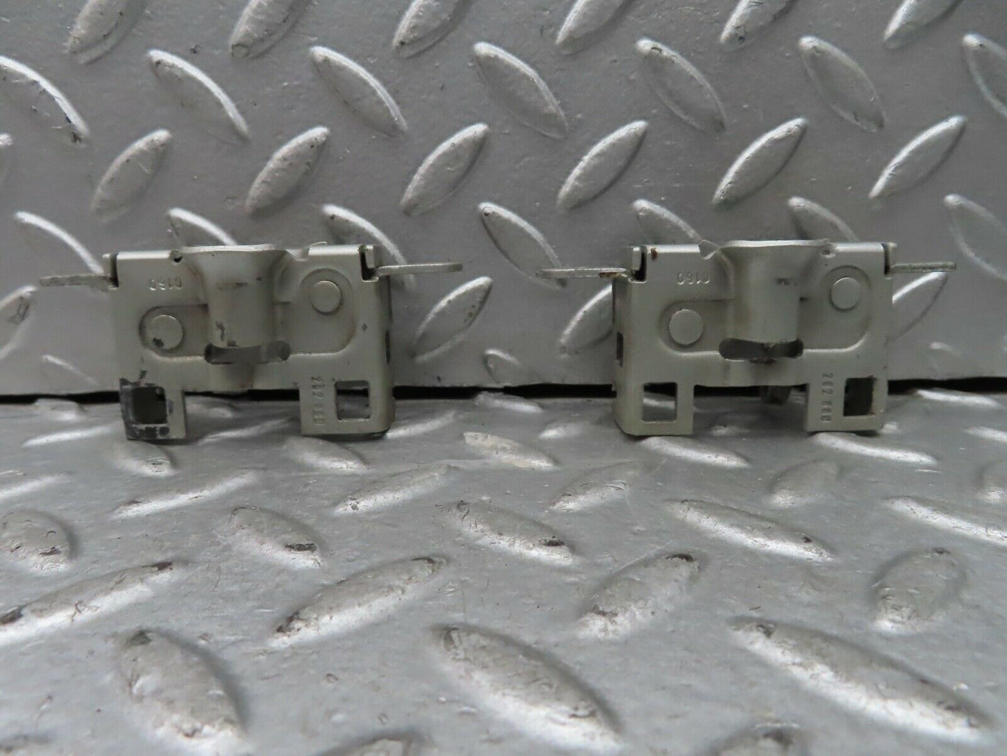 19336 Mercedes-Benz C140 CL420 Coupe Bonnet Lock Pair 2028800160