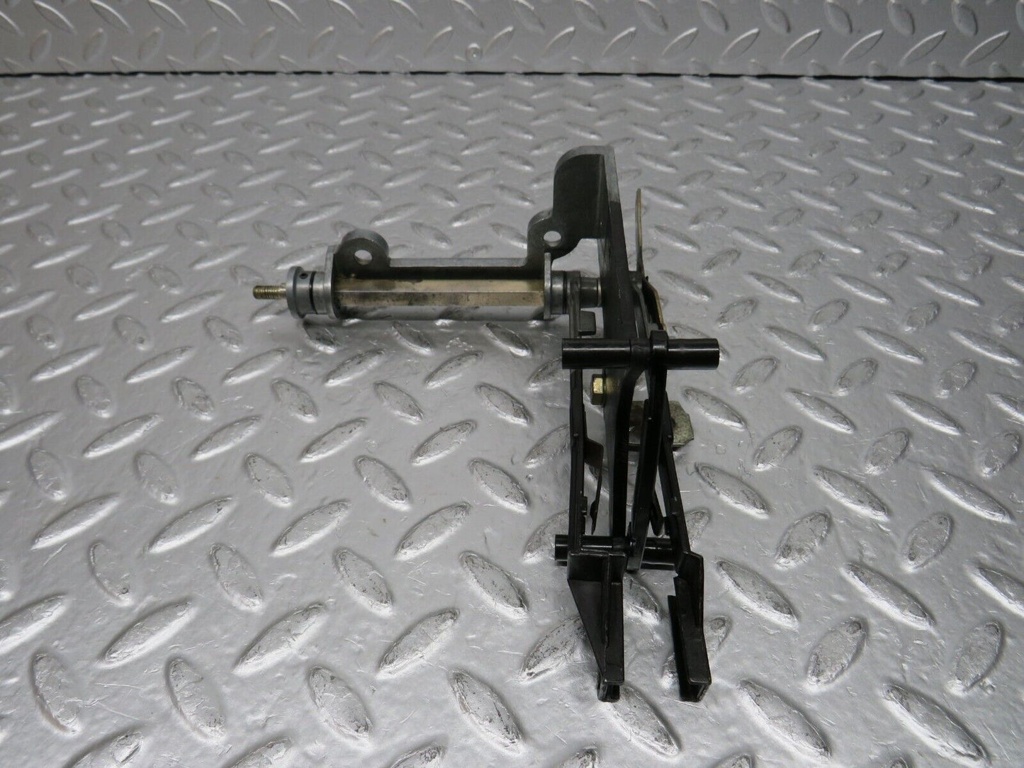 32276 Mercedes-Benz C107 350SLC Coupe Heater Control Mechanism