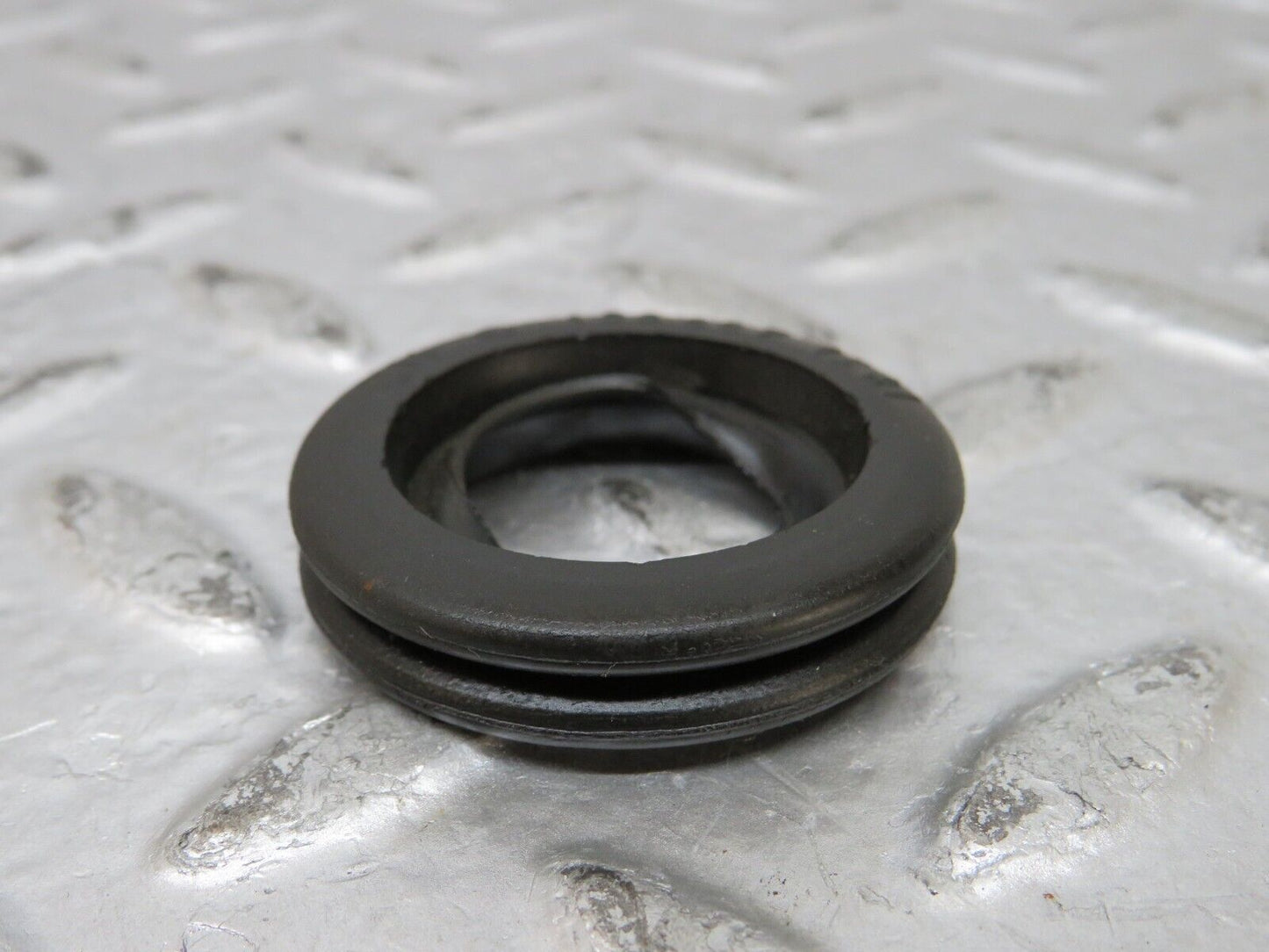26523 Mercedes-Benz C124 220CE Coupe Heater Hose Rubber 1269971581