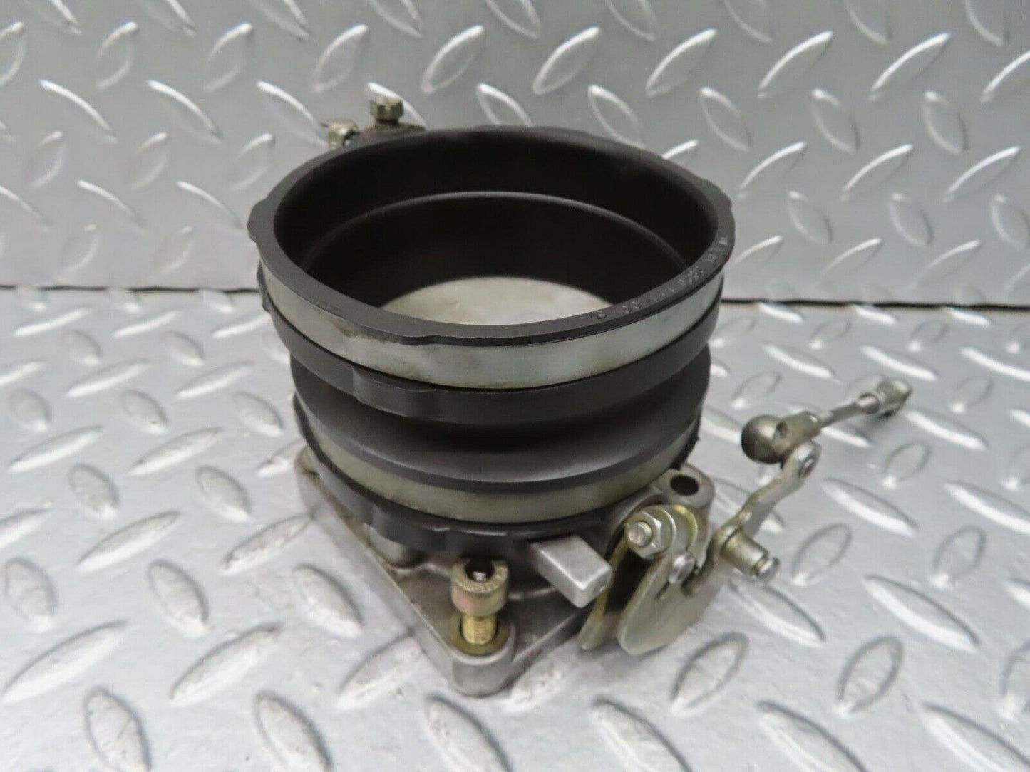 14443 Mercedes-Benz W116 350SE Throttle Body Valve 1001410382