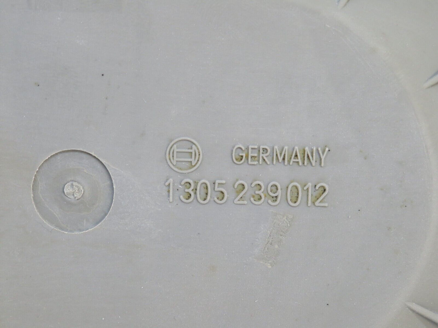 37036 Mercedes-Benz C126 420SEC Coupe Headlight Lid Cover 1305239012