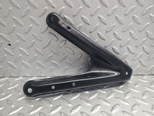 W124 Wagon air intake manifold bracket used OEM
