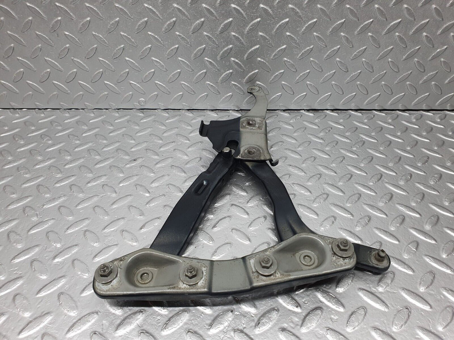 41874 Mercedes-Benz W202 C200 Bonnet Hinge Left Side 2028800128