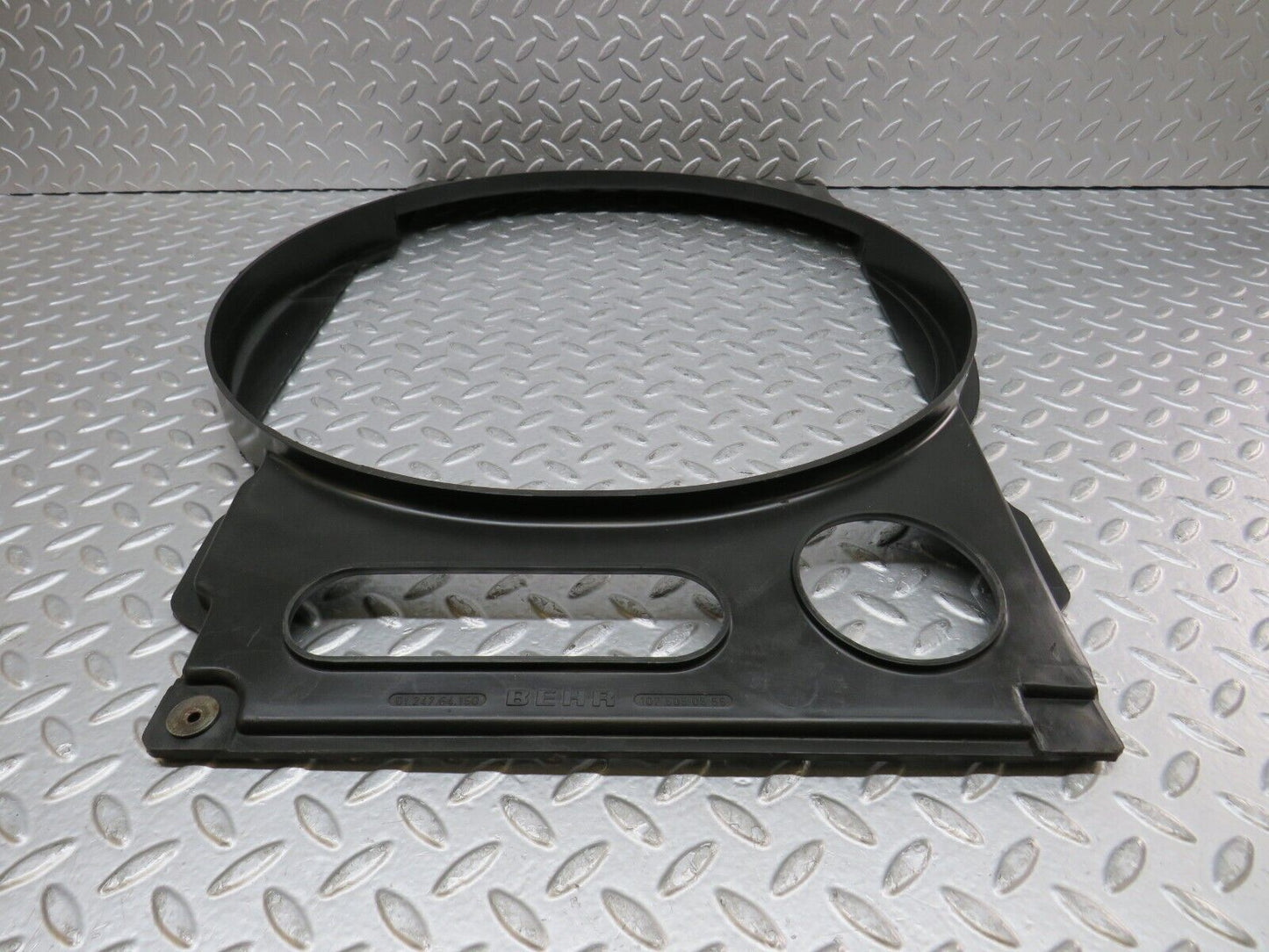 35454 Mercedes-Benz R107 280SL Coupe Radiator Fan Shroud Cover 1075050555