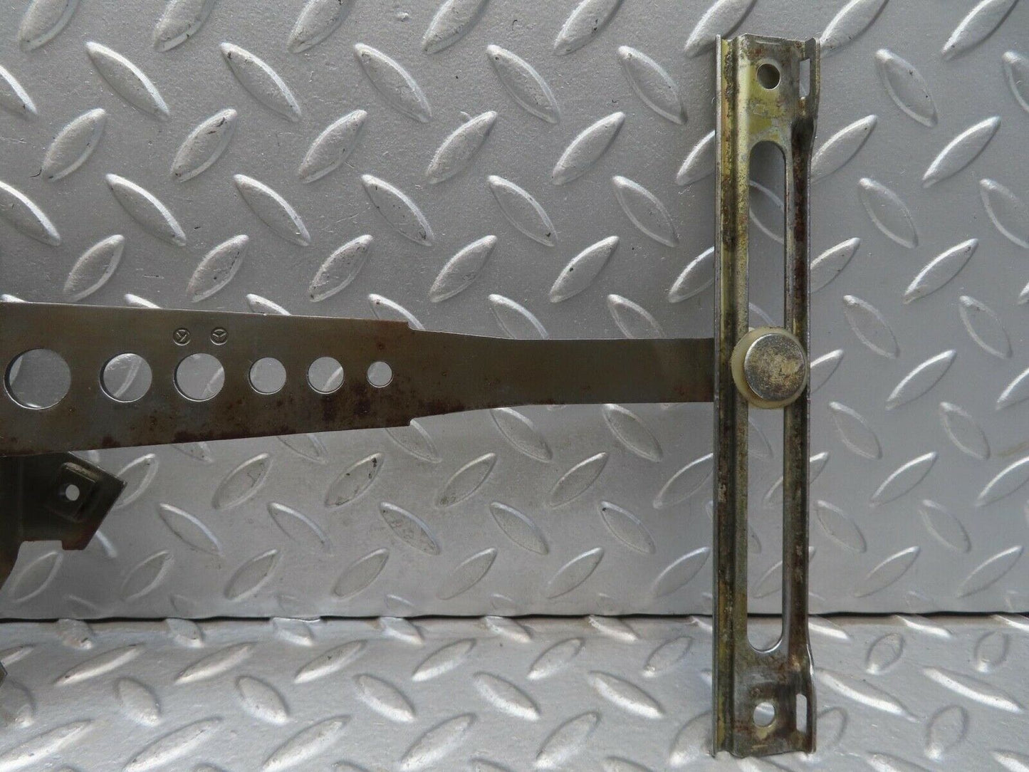 13652 Mercedes-Benz W123 200 Rear Left Manual Window Regulator