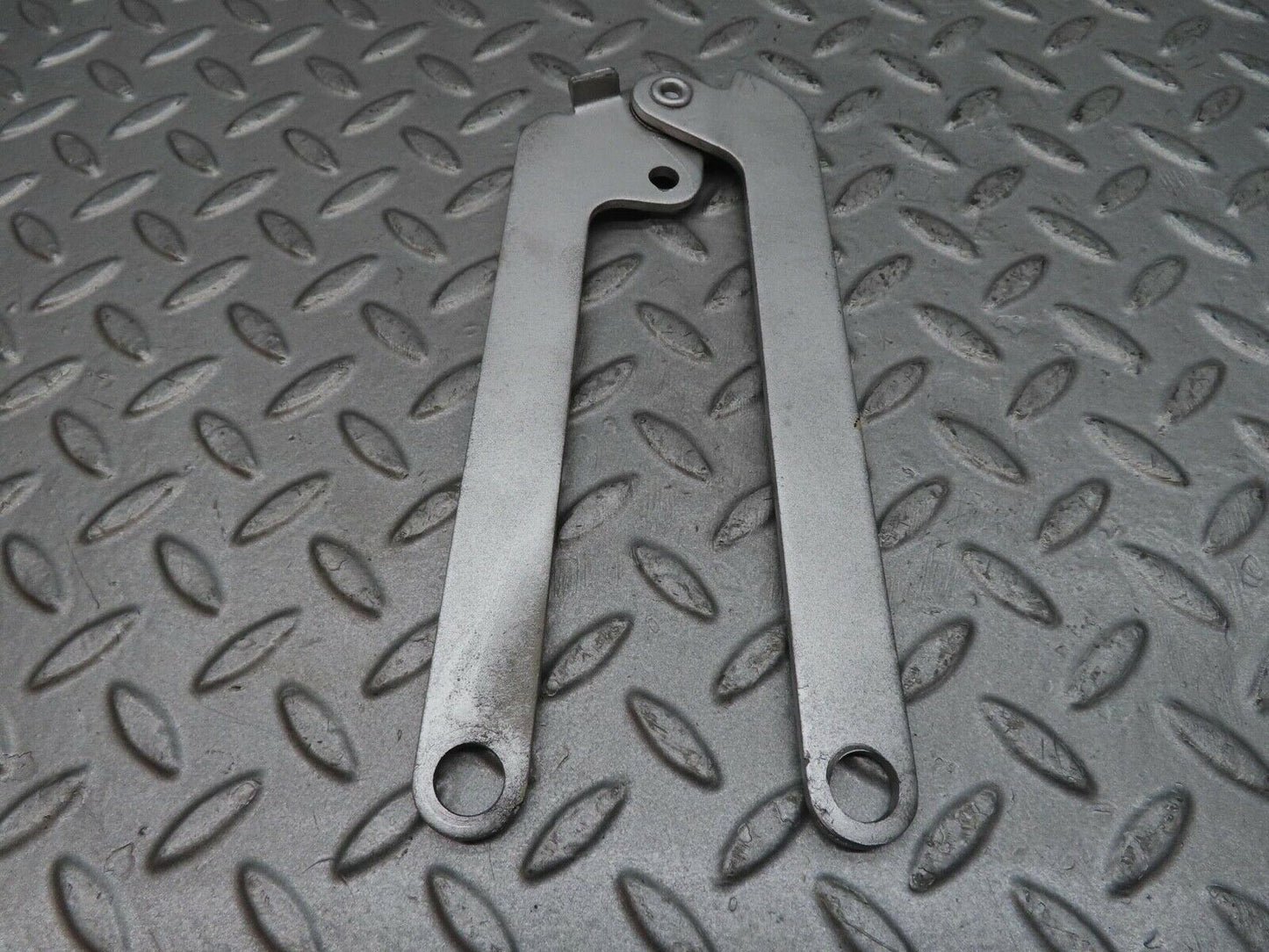 12288 Mercedes-Benz W108 280SE 3.5 Bonnet Hinge Right Side