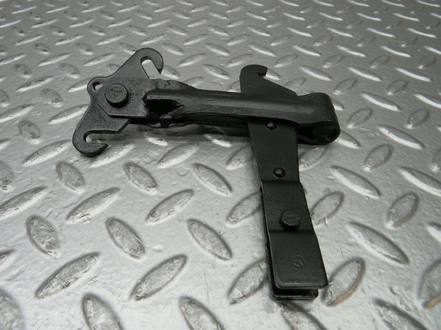 23137 Mercedes-Benz C123 230CE Coupe Handbrake Regulator