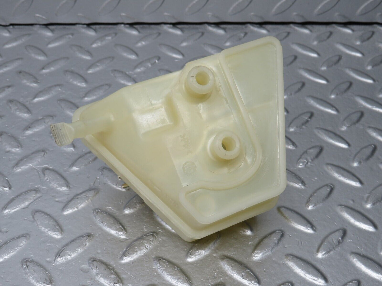 39415 Mercedes-Benz R129 320SL Coupe Brake Fluid Reservoir Tank 2024300002
