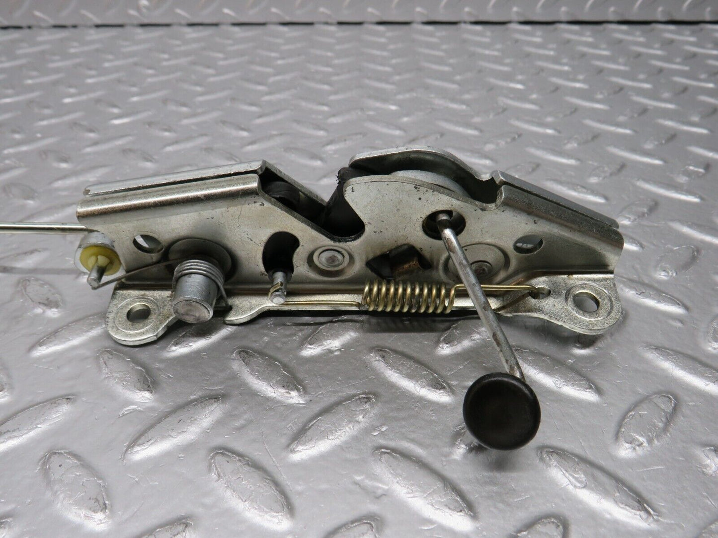 32563 Mercedes-Benz S124 300TE Wagon Rear Left Seat Bench Locking Mechanism
