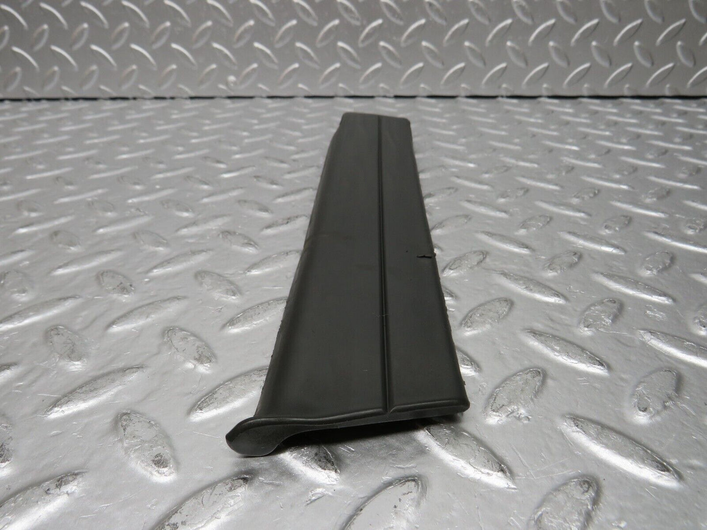 30783 Mercedes-Benz W201 190E Front Left Fender Lower Moulding Trim