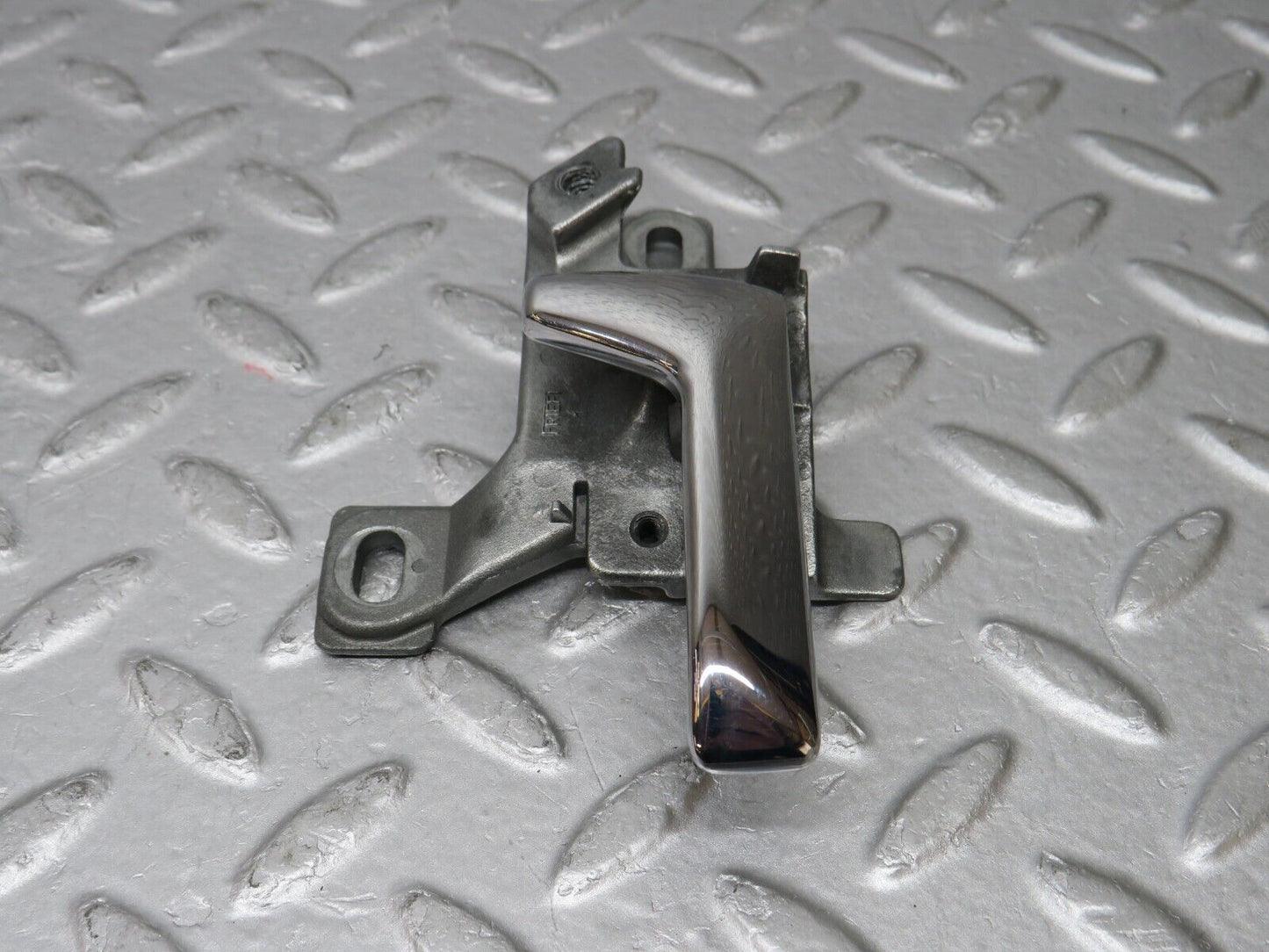 36105 Mercedes-Benz W126 420SE Front Right Door Interior Handle