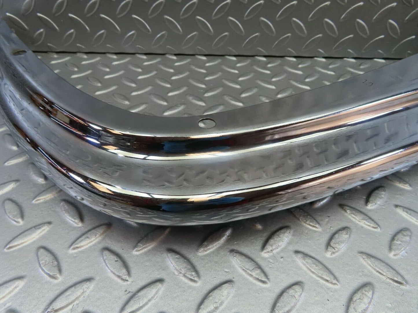 10618 Mercedes-Benz W108 Front Left Upper Bumper Corner