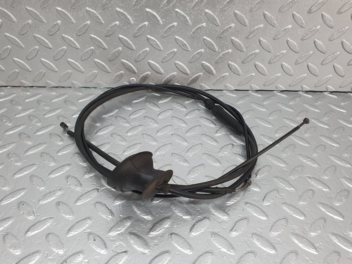43768 Mercedes-Benz C126 380SEC Coupe Bonnet Release Cable 1269970881