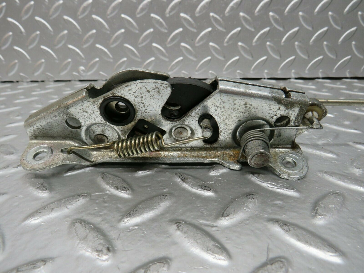 24263 Mercedes-Benz S124 220TE Wagon Rear Seat Bench Locking Mechanism Right