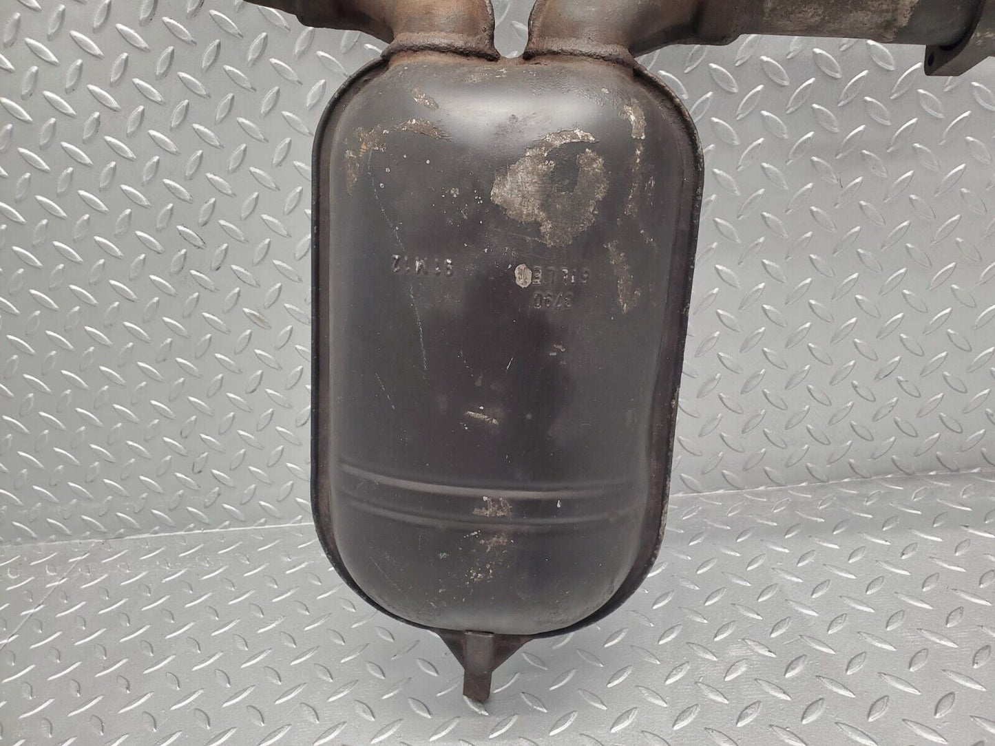 46102 Mercedes-Benz W126 420SE Exhaust Middle Silencer 1264913801