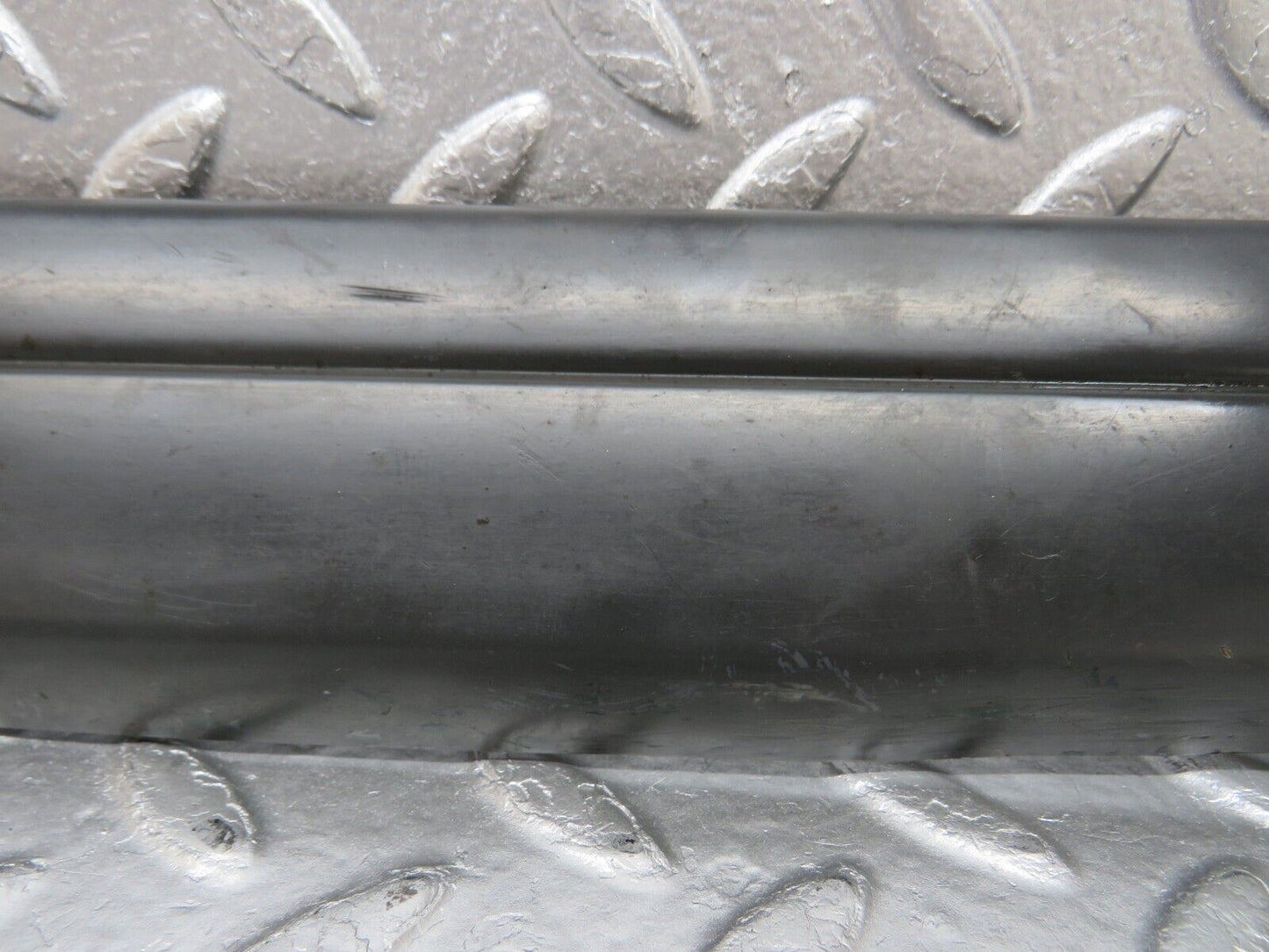 33994 Mercedes-Benz W124 260E Front Right Fender Wing Lower Moulding Trim