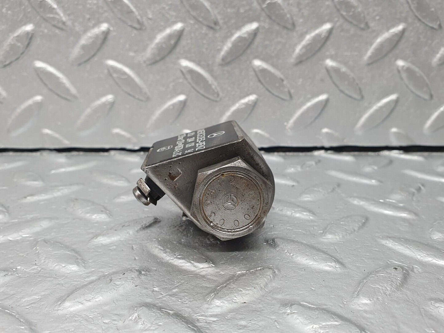 41303 Mercedes-Benz W123 300D Automatic Gearbox Solenoid Valve 722.118 0003040890