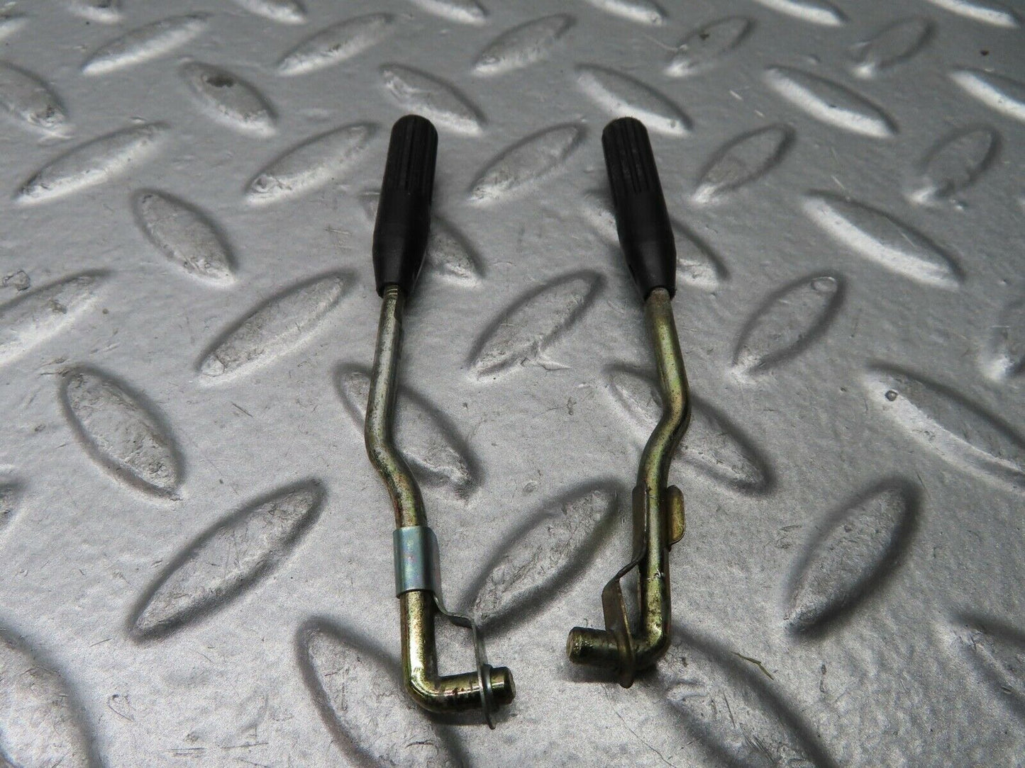 21630 Mercedes-Benz W126 300SE Front Door Lock Knob Pair