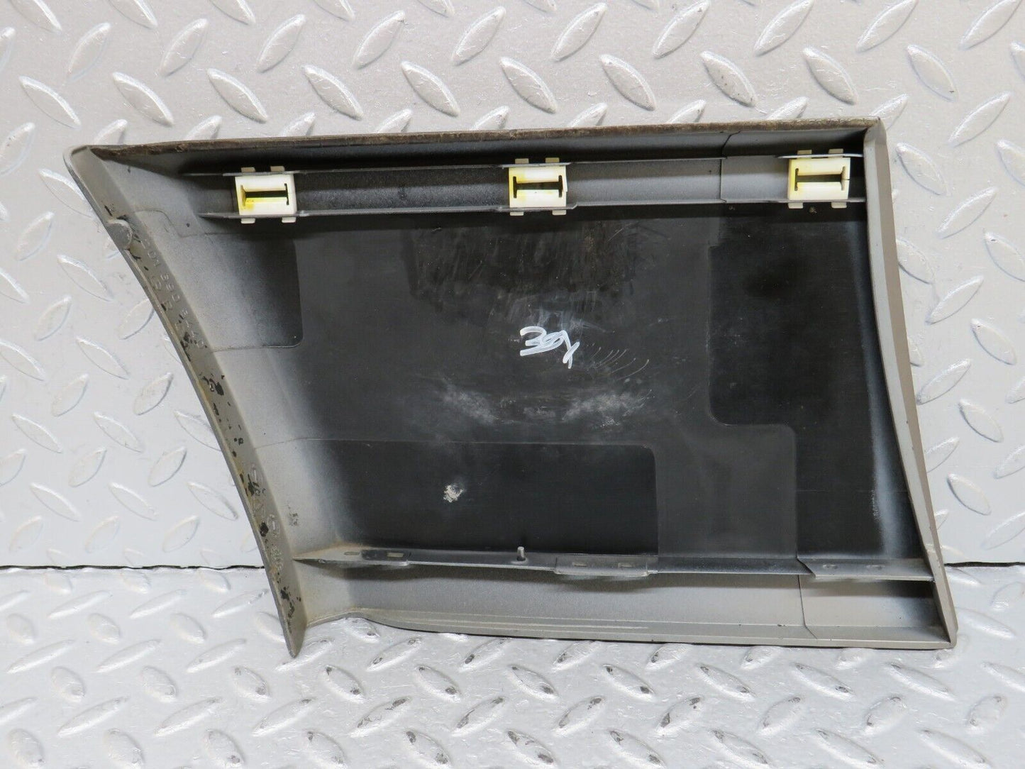 36451 Mercedes-Benz W201 190E 2.0L Front Right Fender Wing Moulding Trim 2016905440