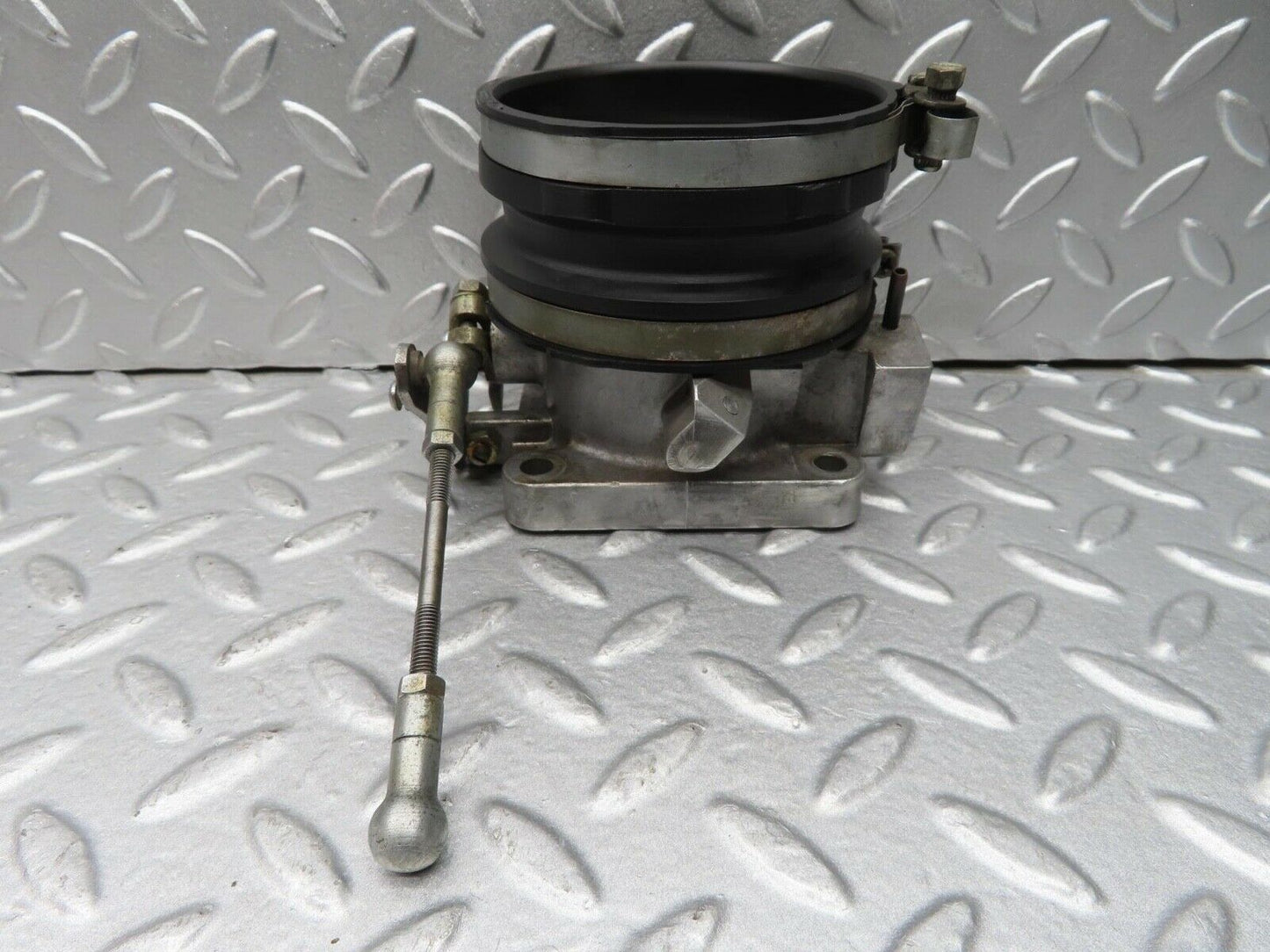 14443 Mercedes-Benz W116 350SE Throttle Body Valve 1001410382