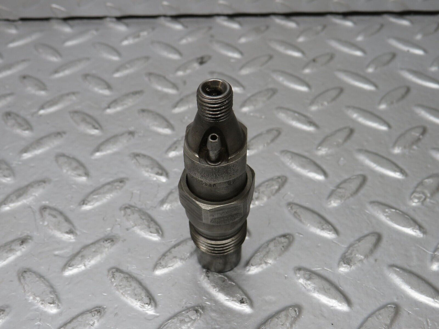 32900 Mercedes-Benz W123 300D Fuel Injector Bosch KCA30S35/4