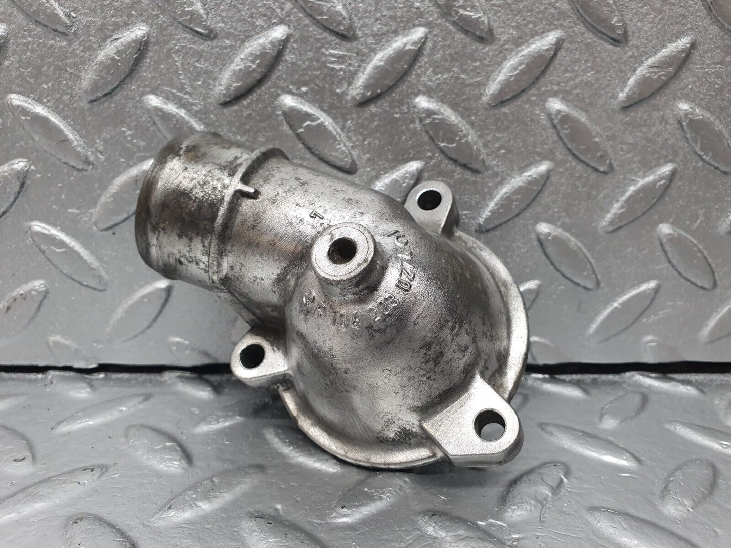 42305 Mercedes-Benz R129 320SL Coupe Thermostat Housing 1042030274