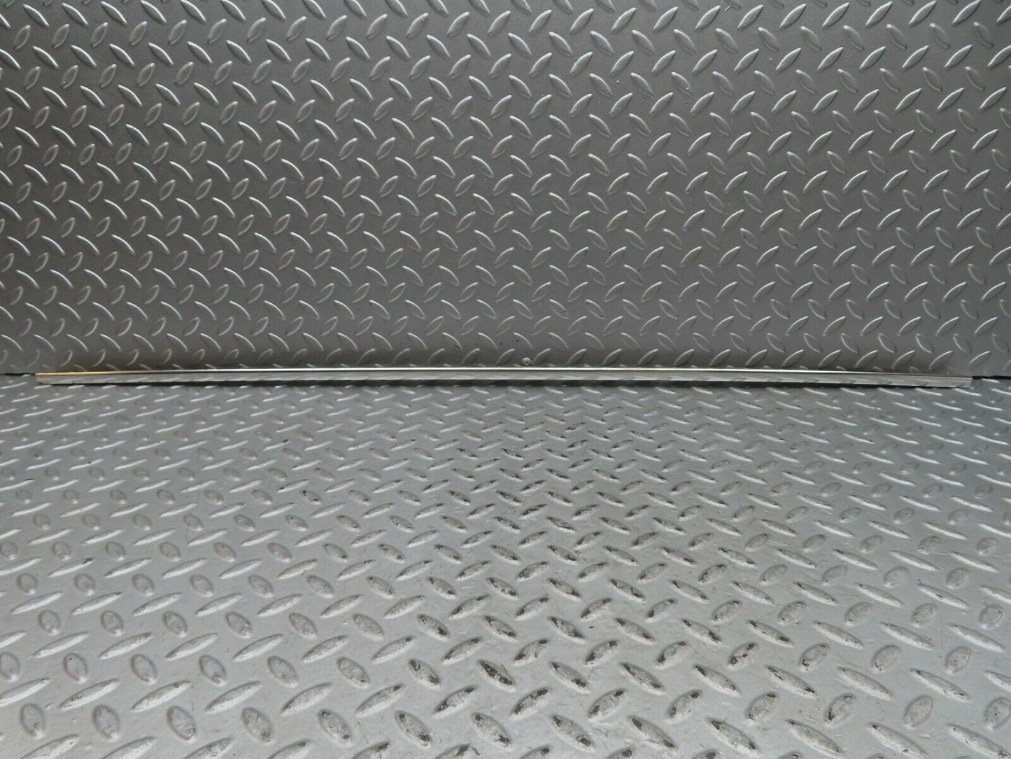 17890 Mercedes-Benz W116 450SEL Roof Chrome Moulding Trim Left Side