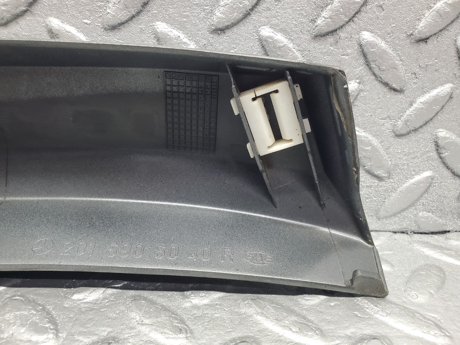 W201 Baby Benz front right fender wing moulding used OEM