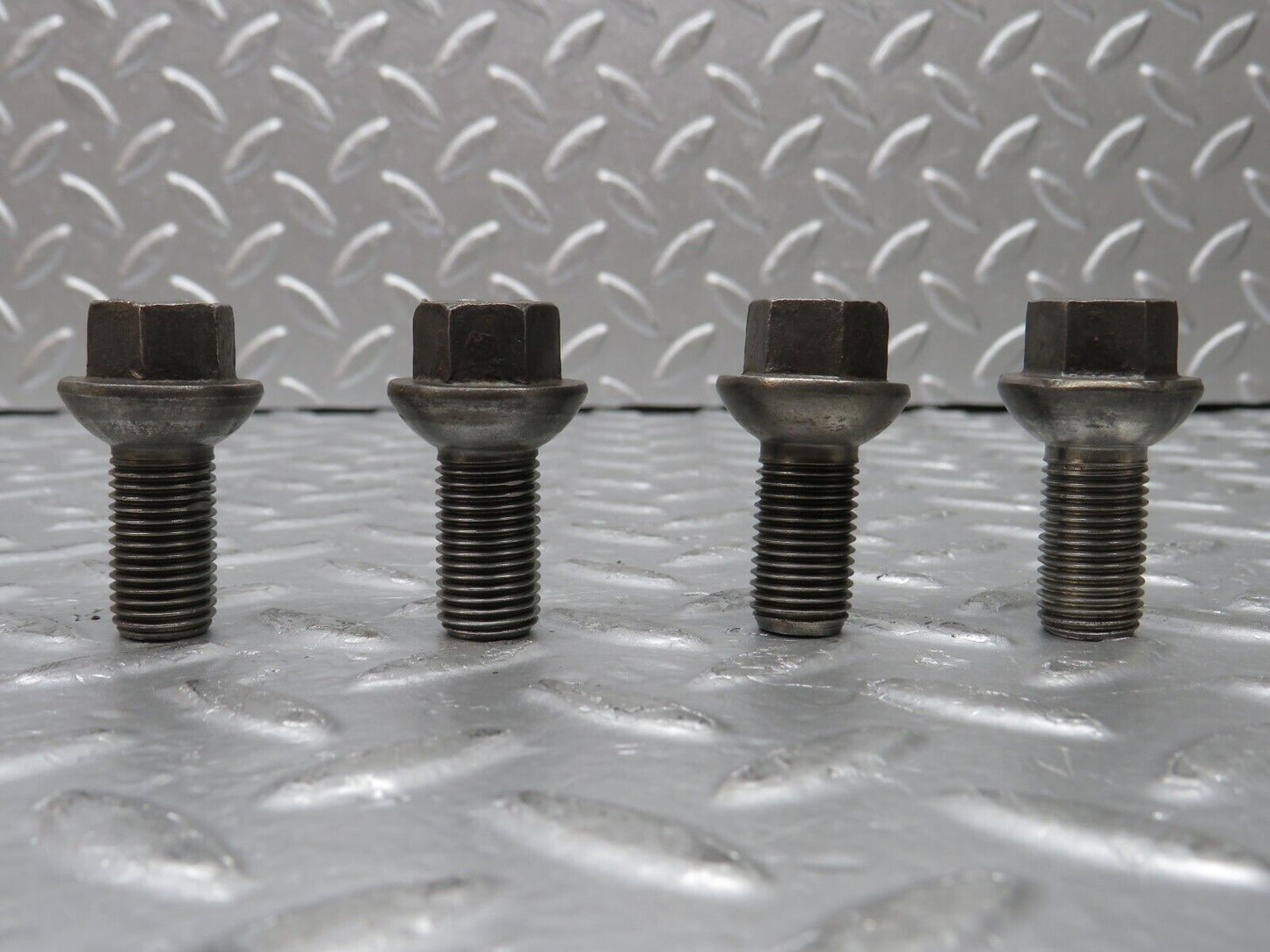 30093 Porsche 924 Alloy Wheel Lug Bolts Set M12x1.5