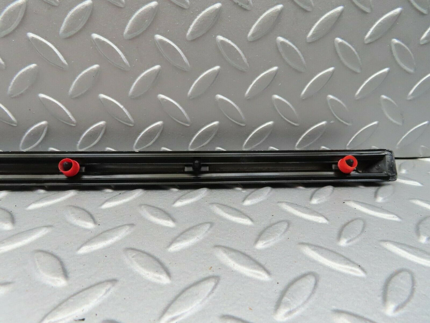 5882 Mercedes-Benz W123 200 Centre Door Chrome Trim Front Right