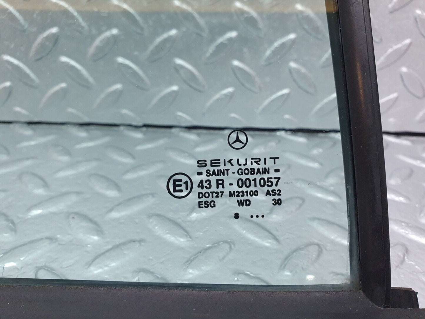 41996 Mercedes-Benz W202 C200 Rear Right Quarter Window Glass 2027350224