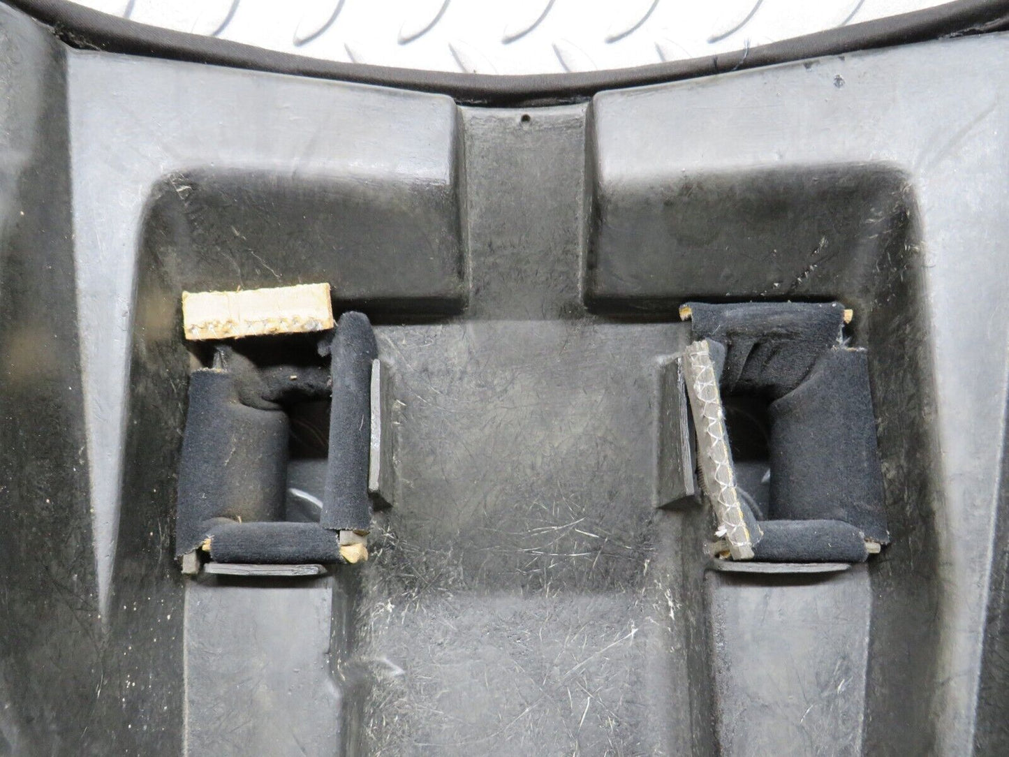 37878 Mercedes-Benz A124 320E Cabriolet Rear Seat Leather Black 1249203116