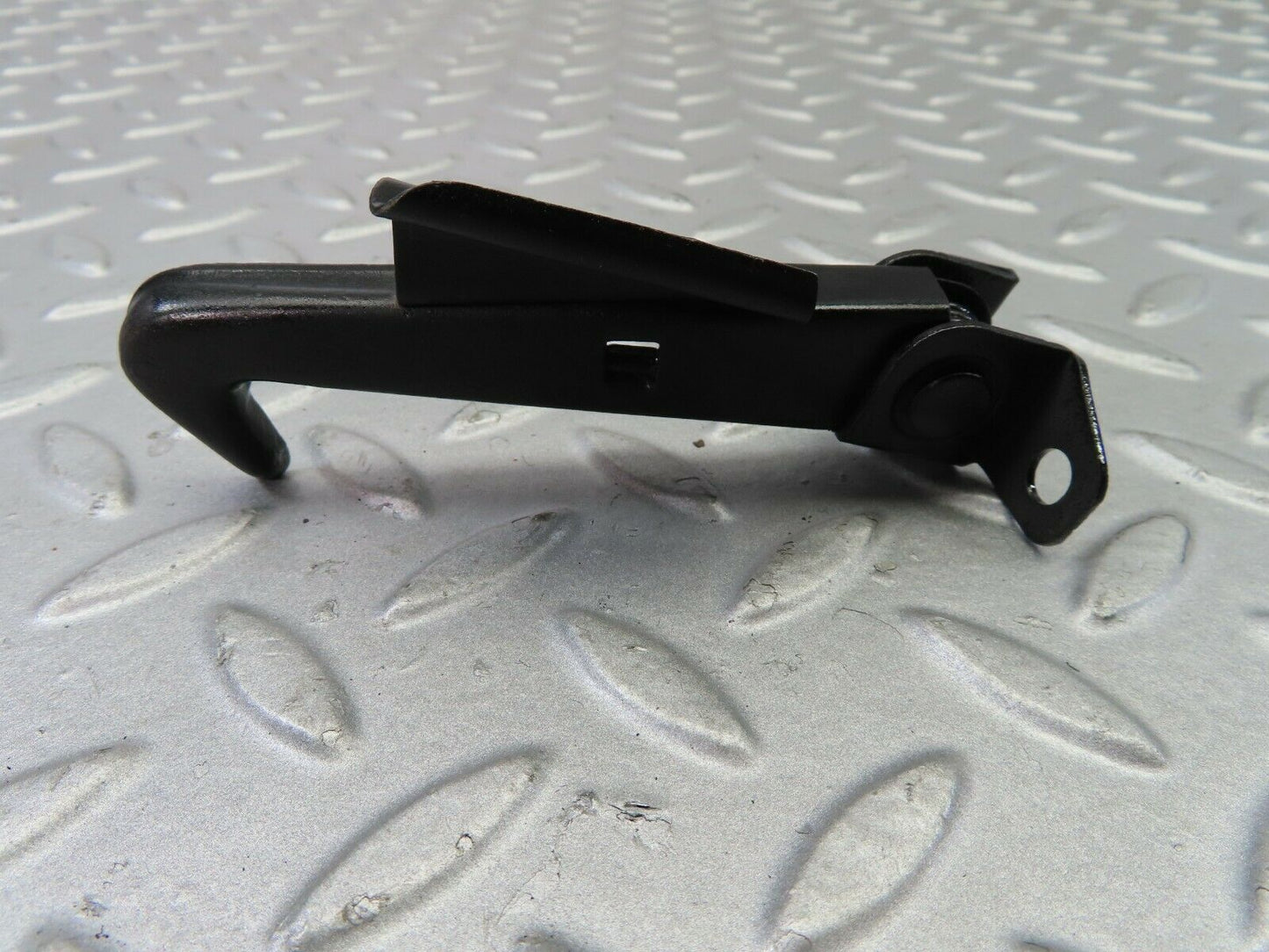 7478 Mercedes-Benz W116 450SE Bonnet Safety Latch